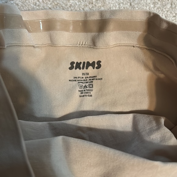 SKIMS MATERNITY SCULPTING SHORT MID THIGH - 2X/3X - Picture 4 of 4